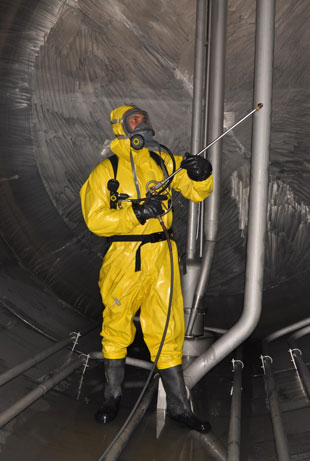 Tank Wall Cleaning
